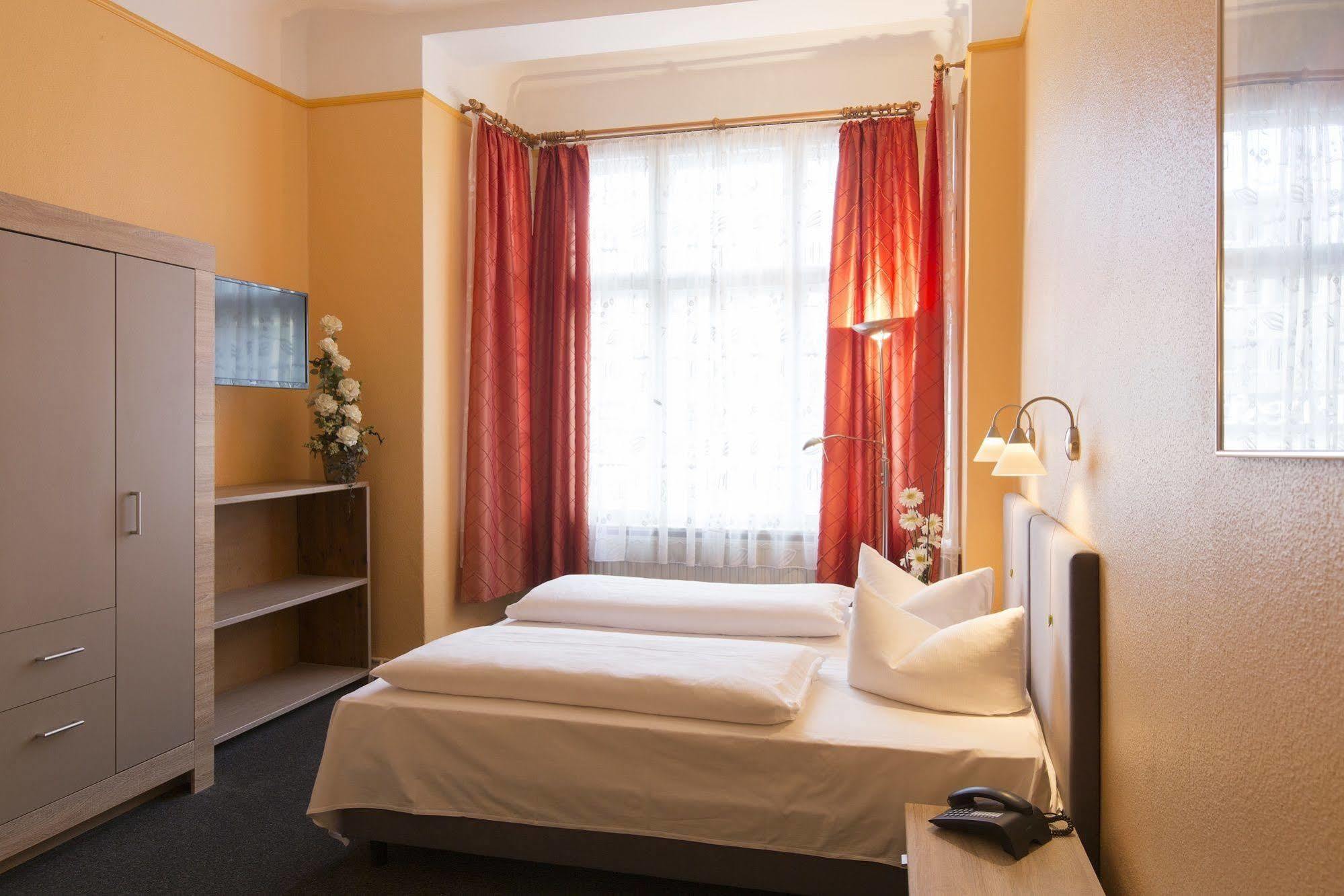 Hotel Am Hermannplatz Берлін Екстер'єр фото